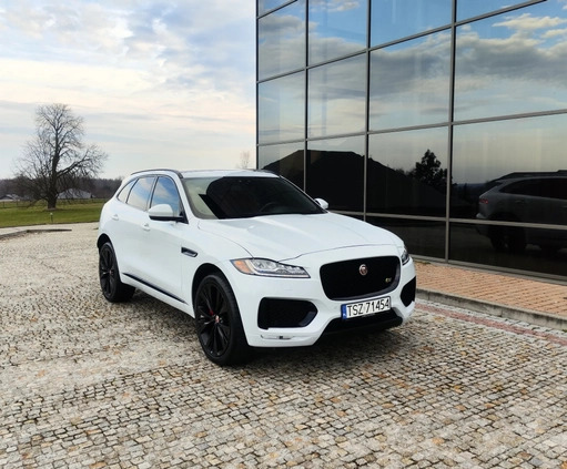 Jaguar F-Pace cena 139000 przebieg: 114000, rok produkcji 2017 z Staszów małe 781